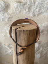 Charger l&#39;image dans la galerie, Bracelet Femme en Cuir Naturel et perle en résine  avec Cordon de serrage
