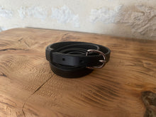Charger l&#39;image dans la galerie, Ceinture de 15 mm de large en cuir noir
