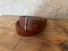 Charger l&#39;image dans la galerie, Ceinture de 35 mm de large en cuir marron
