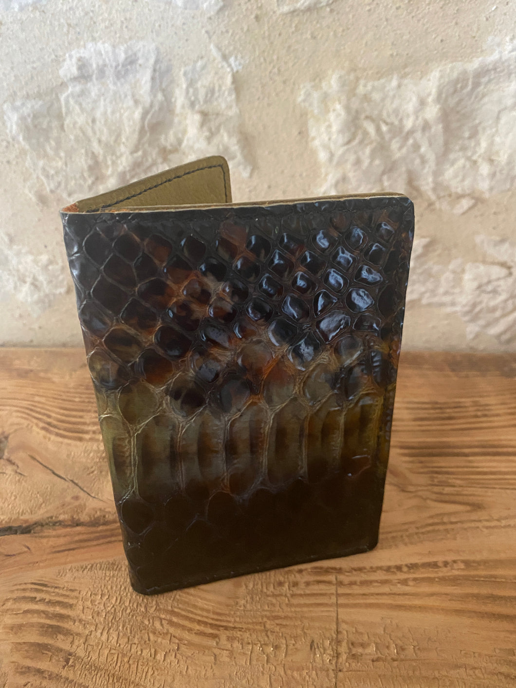 Porte papier en cuir imitation python