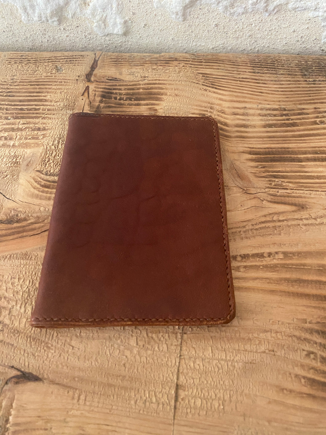 Porte passeport en cuir couleur marron