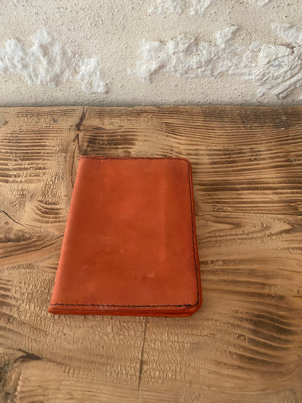 Porte passeport en cuir couleur tuile